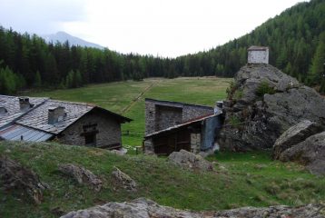 L’Alpeggio di Tillac con il suo verde pianoro