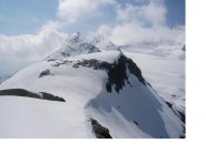 La Cima della Vacca e la Cima d'Oen dai pressi del Passo della Longia..