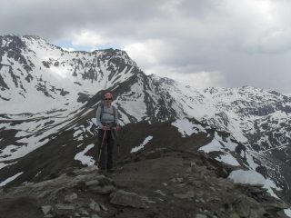 Stefania in vetta alla Labiez,sullo sfondo il Fallere versante Nord