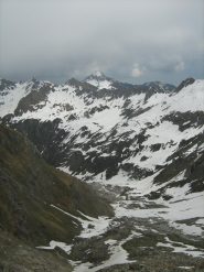 il torrente con il nevaio superato per risalire la morena