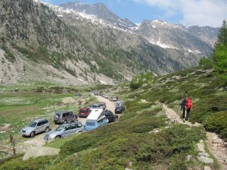 scorcio del posteggio!!! (110 vetture contate dal sottoscritto)