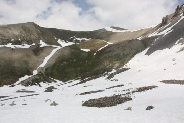 a sx la cima delle manse, dalla conca sotto il colle di Villadel