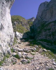 Il valloncello che sale verso il Refuge d' Oche