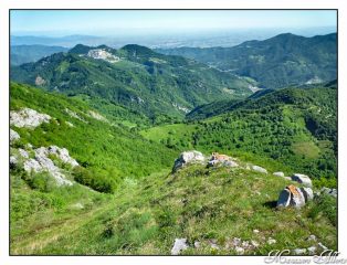 In discesa verso il pianoro dei Tetti Goderie
