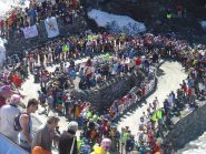 ed il gruppo maglia rosa