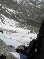 l'arrivo al Colle del Paramont con vista sullo scivolo Nord