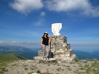 Sul Frontè con la Madonnina ancora a pezzi