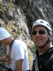 in sosta..notare il tecnicissimo casco di Franck