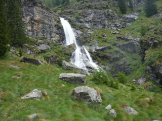 Stupenda cascata sotto Camposecco