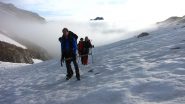 salendo verso la quota 2700 m. al di sopra delle nuvole ! (12-6-2011)