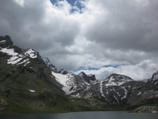salendo verso i laghi superiori