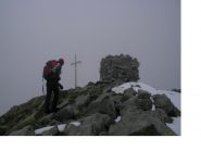 La nebbia ..rende un po' triste l'arivo in vetta...