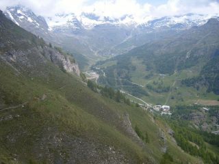 la centrale di Maen sul fondovalle