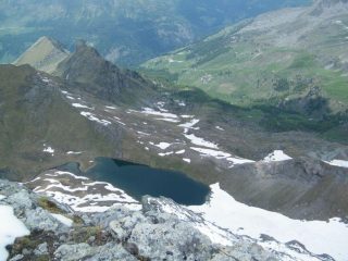 Il Lago Perrin ed il Vallone di Cuneaz dalla cima