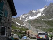 il Rifugio Elisabetta in fase di apertura ma ancora chiuso