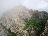 Vista verso il Monte Tre Denti con statua della Madonna