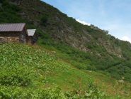 alpe fornà e masso intagliato da cui inizia la cresta