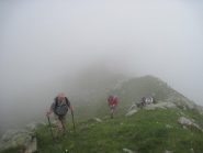 Salendo sul crestone dopo il colle