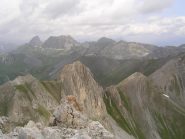 Dal Salè, da dx, pendici m.Omo, Colle Salè, Rocca del Mes, i dui Omini, la Rocca Salè