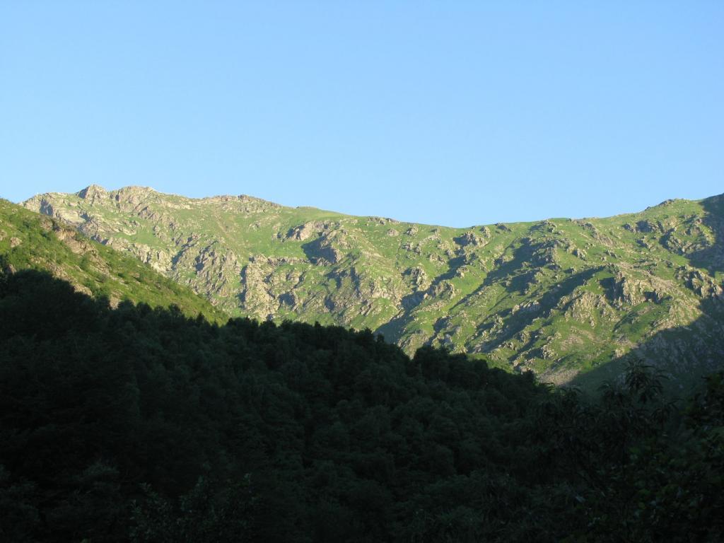 Zoom sulla Bersella, dal sentiero del Basilisco