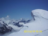 In cima, graziosa cornice e Dent Blanche sullo sfondo