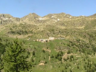 Il Santuario visto dalla strada che porta al Colle della Lombarda