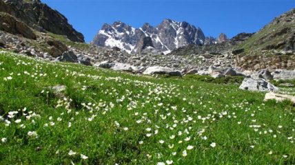 Contrasti salendo ai laghi