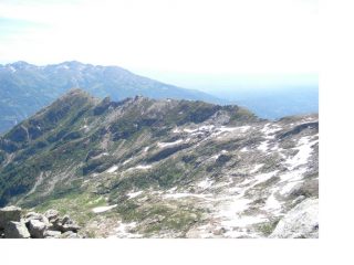 Il Bec Renon e la cresta appena percorsa vista dal Bec delle Strie(o Steje)