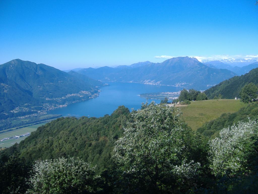 Monti della Gana col lago Maggiore