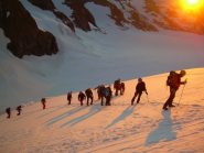 Al mattino presto sulla ripida salita alla cima.