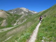 Verso il Colle del Sabbione e la Cima Scandeiera