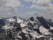 16 - Rocca e Denti d'Ambin, sullo sfondo la Barre des Ecrins