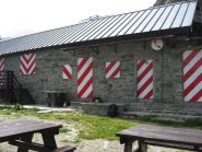 in discesa, riposo al bel Rif. Balma