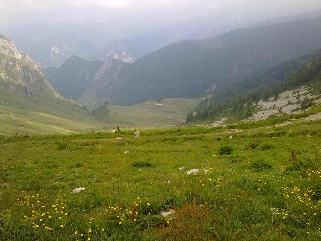 dalla sella Spa - vista su sella Piagna - discesa val Corsaglia