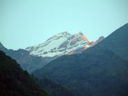 Vincent e Giordani all'alba dalla strada per Alagna