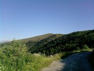 la partenza  con in vista il monte cornet