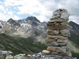 In cima alla testa Rasis