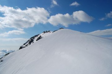 uscita dalla cresta est, a pochi metri dalla vetta