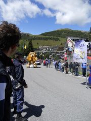 la carovana del tour