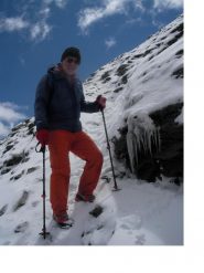 E' ripido e scivoloso...qui i ramponi servivano!