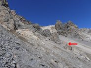 04 - costeggiare le pareti fino a giungere ad uno sperone centrale con omino di pietra