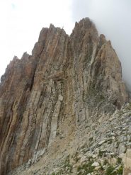 Vista frontale del canalone della via normale