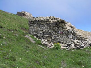 Rudere nei pressi dell'anticima