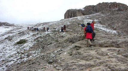 nella parte alta del sentiero è nevicato (23-7-2011)