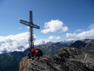 in cima