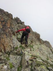 passaggi di roccia poco prima della vetta