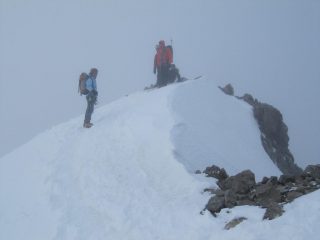 La vetta non ci regala i panorami che speravamo di vedere...