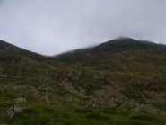 Dal lago verso la vetta