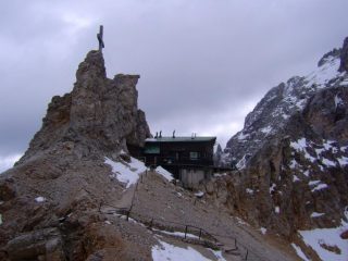 Rifugio Lorenzi m.2932
