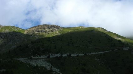 Gli ultimi tornanti ed il rifugio.....